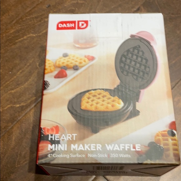dash pink heart waffle maker